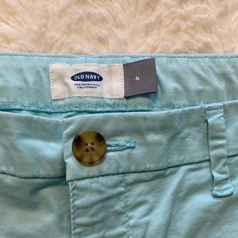 Old Navy 3" Short - Picture 3 of 7
